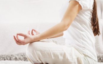 A meditáció és az ásványok közötti kölcsönhatás