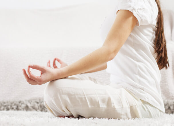 A meditáció és az ásványok közötti kölcsönhatás